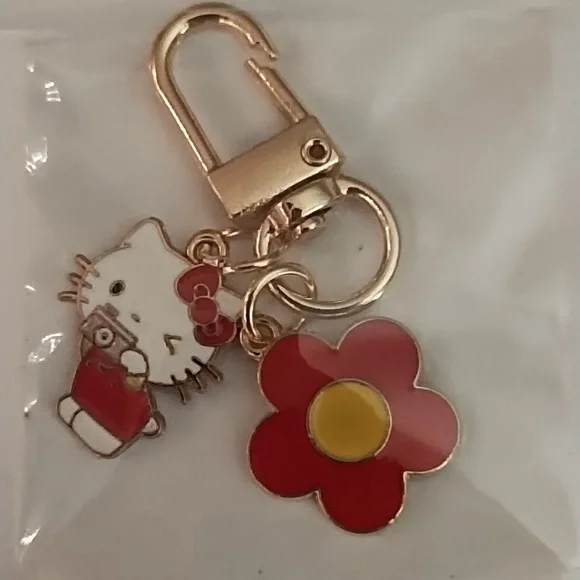 Hello kitty keychsin - Picture 2 of 2